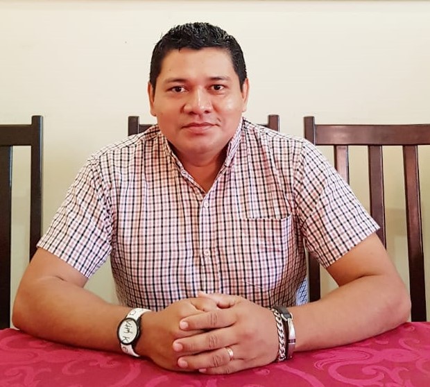 Dr. Luis Miguel Apinaye Sosa